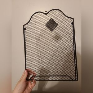 Easel black jewelry holder